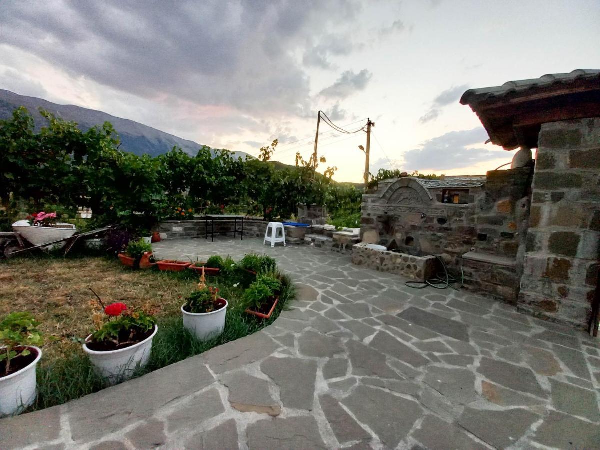 الشقق الفندقية Përmetفي  The Stone House المظهر الخارجي الصورة
