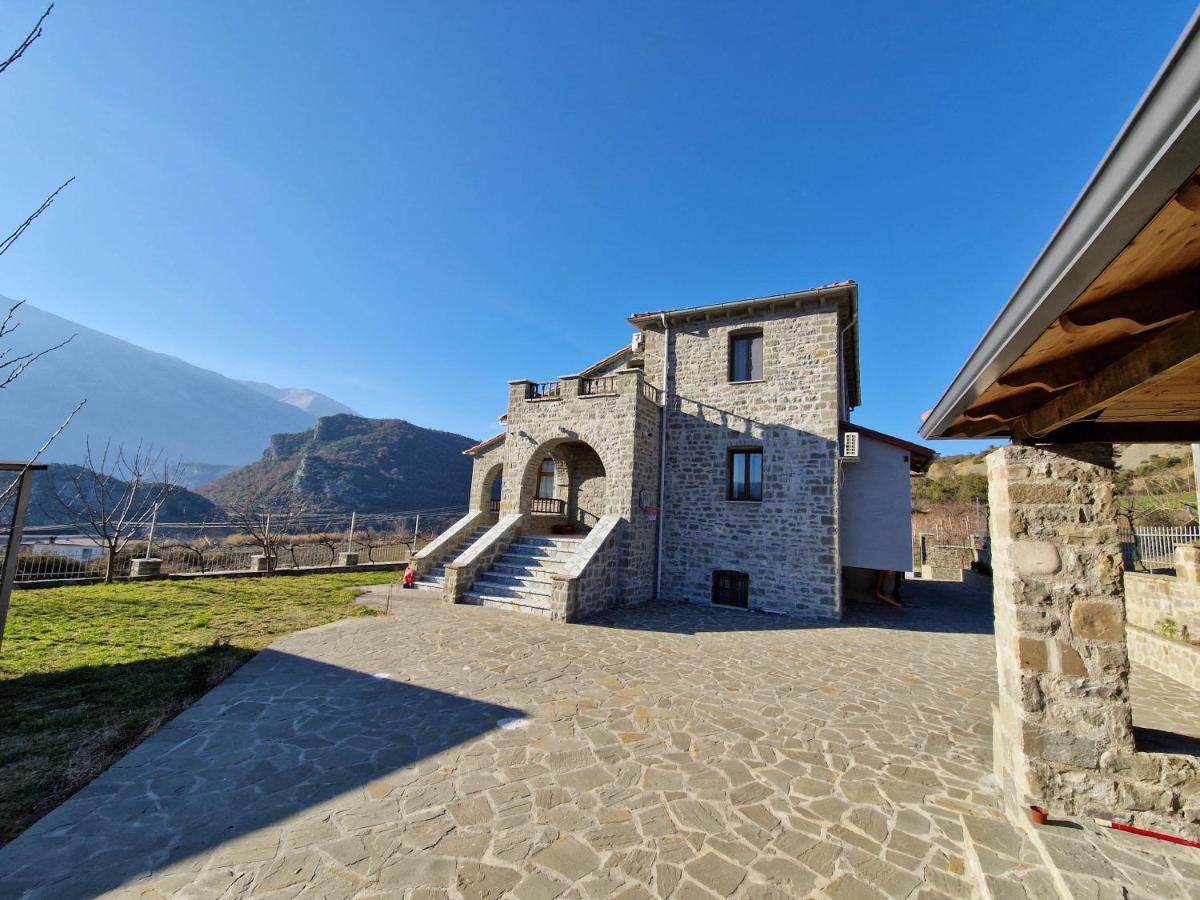 الشقق الفندقية Përmetفي  The Stone House المظهر الخارجي الصورة